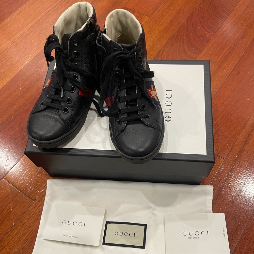 Used Gucci kids shoes size 10 boys
